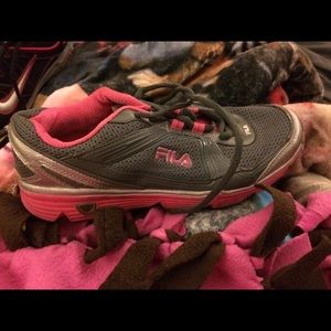 Women’s fila size 8